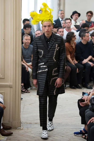 Look 29